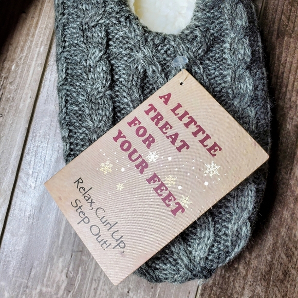 NWT Ladie's Sheepskin Soft Solid Color Cozy Knitted Slipper Socks Booties Sz 7-8 - Picture 6 of 12
